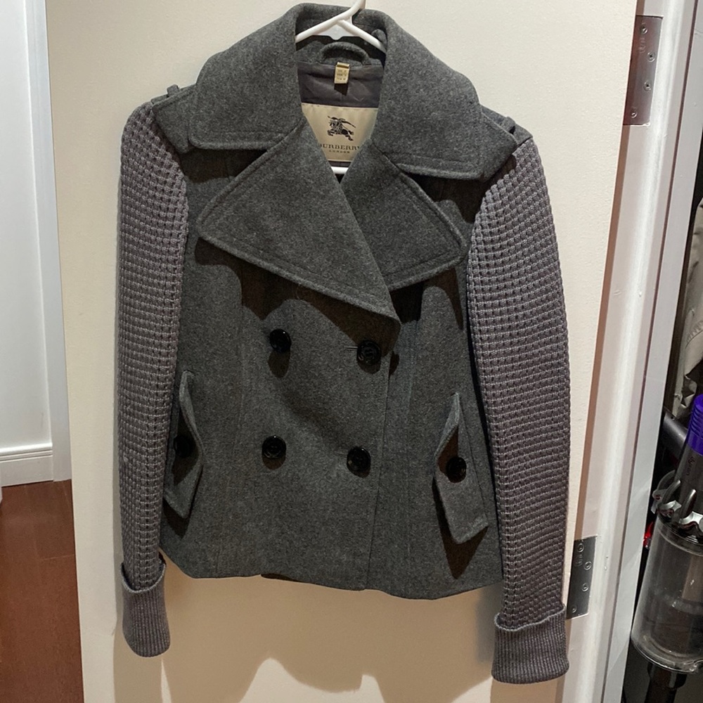 Burberry short double-breasted ladies jacket US size 6.